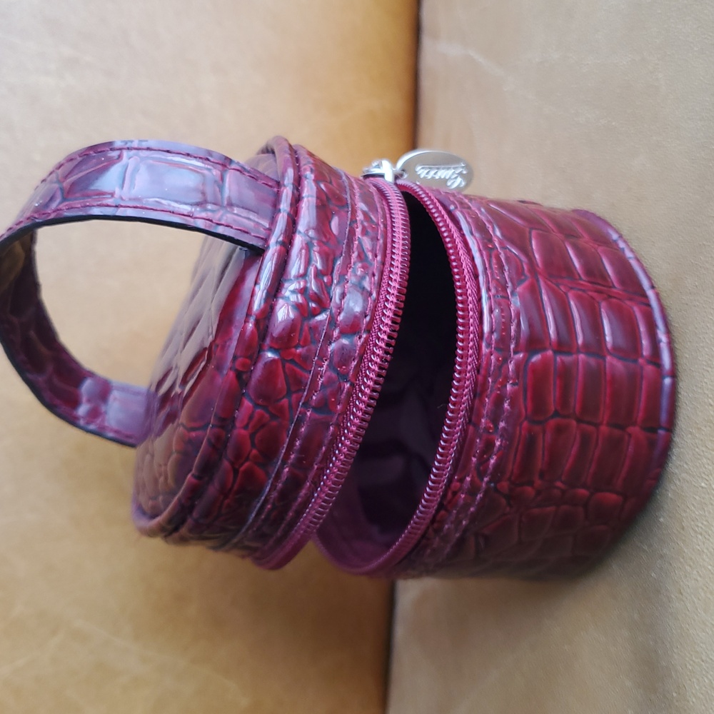Vintage Gucci Crocodile-Embossed Watch Or Jewelery Travel Bag Patent Leather - Picture 6 of 10